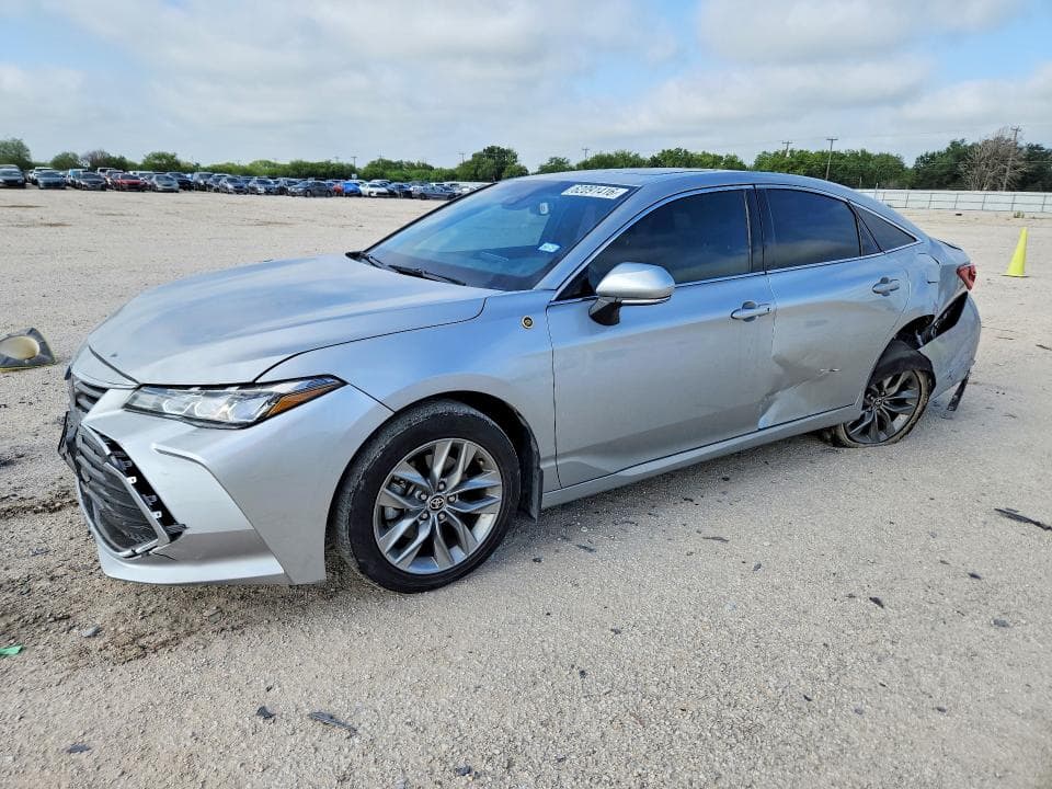 2022 TOYOTA AVALON XLE