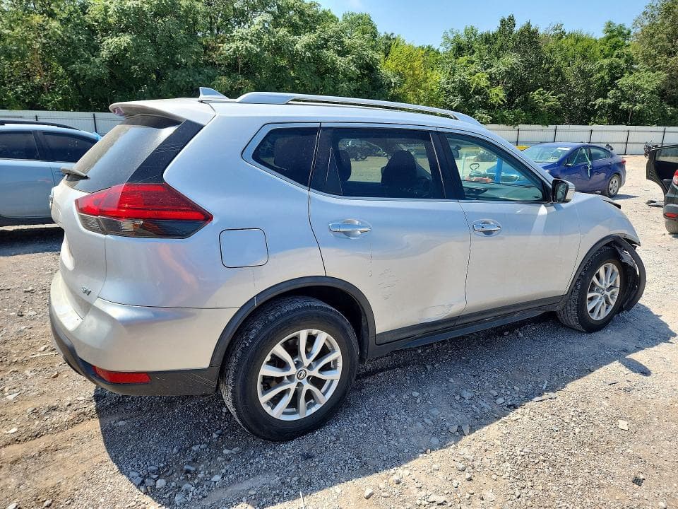 2017 NISSAN ROGUE SV 3