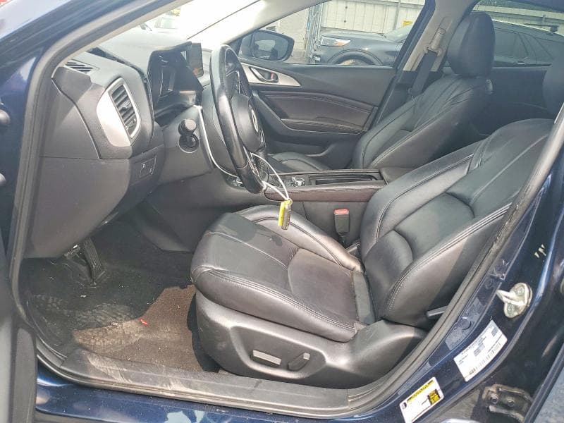 2017 MAZDA 3 7