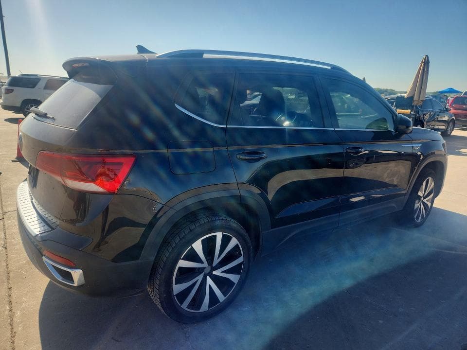 2023 VOLKSWAGEN TAOS SE 3
