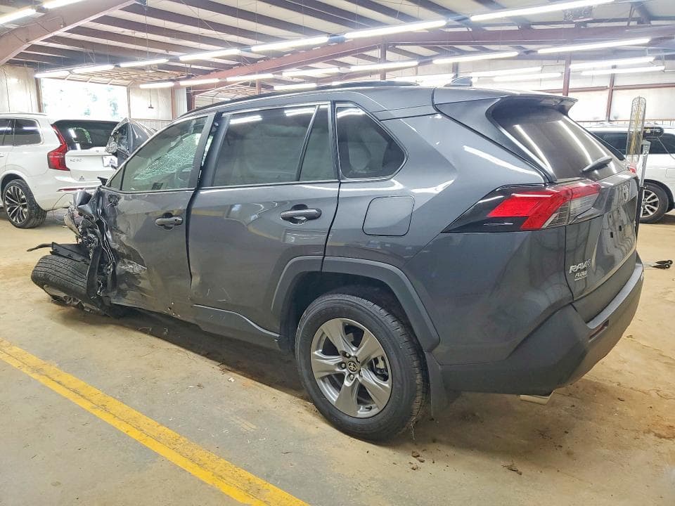 2025 TOYOTA RAV4 XLE 2
