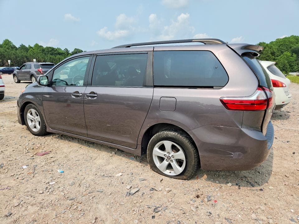2020 TOYOTA SIENNA LE 2