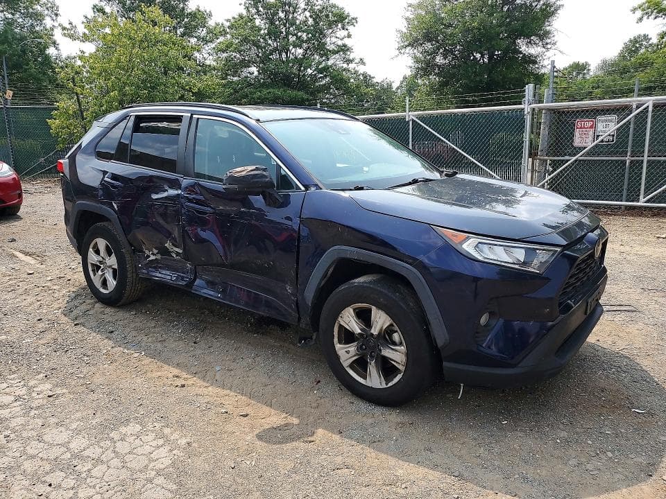 2019 TOYOTA RAV4 XLE 4