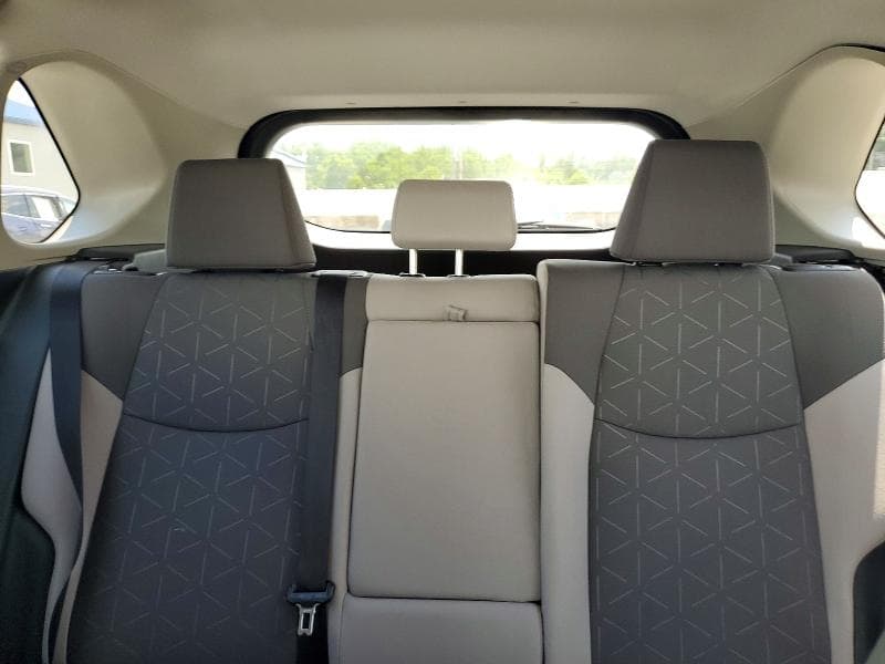 2025 TOYOTA RAV4 XLE 10