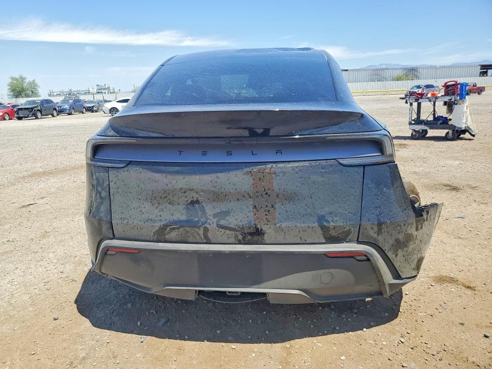 2026 TESLA MODEL Y 6