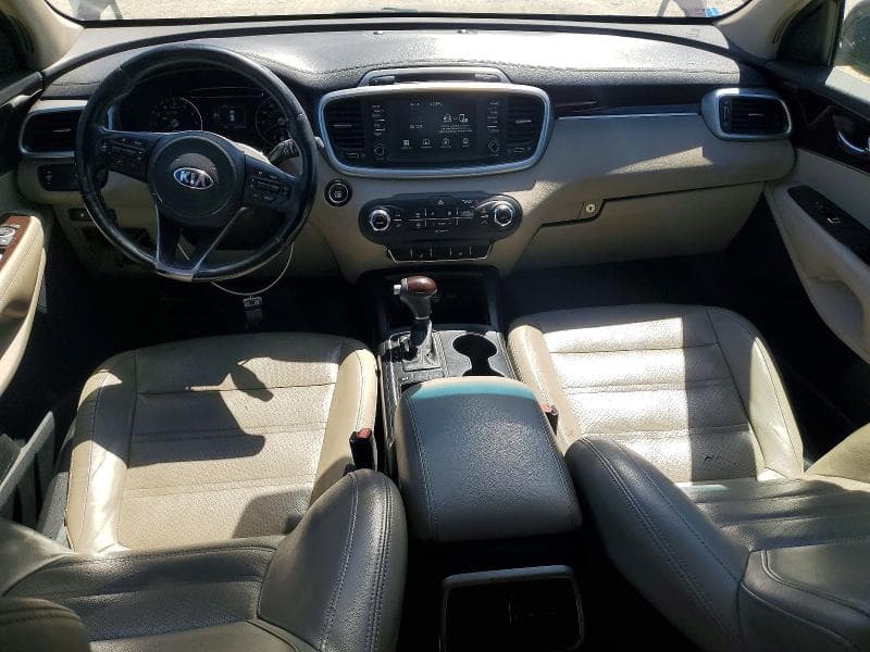 2017 KIA SORENTO LX 8