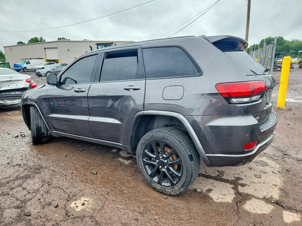 2021 JEEP GRAND CHEROKEE LAREDO 2