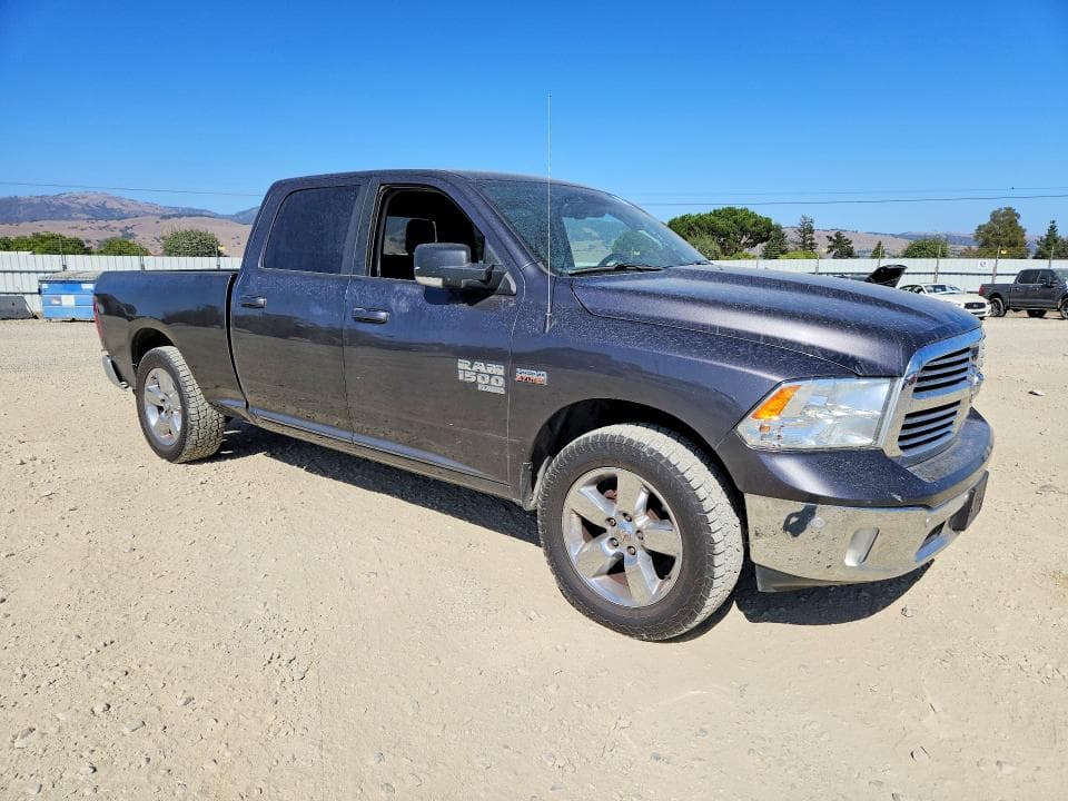 2019 RAM 1500 CLASSIC SLT 4