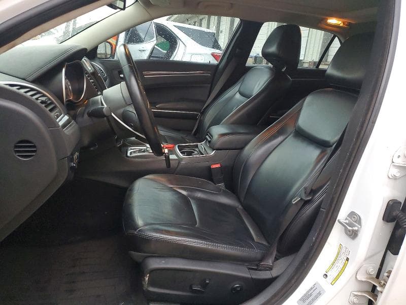 2017 CHRYSLER 300 LIMITED 7