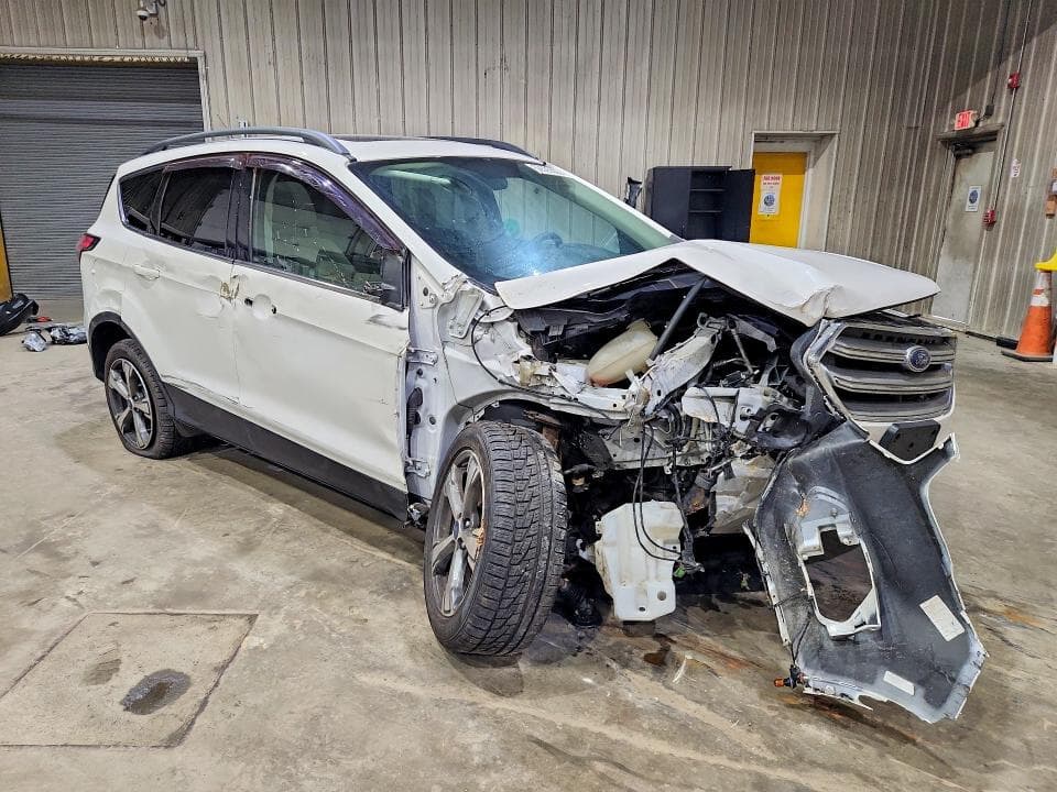 2017 FORD ESCAPE SE 4