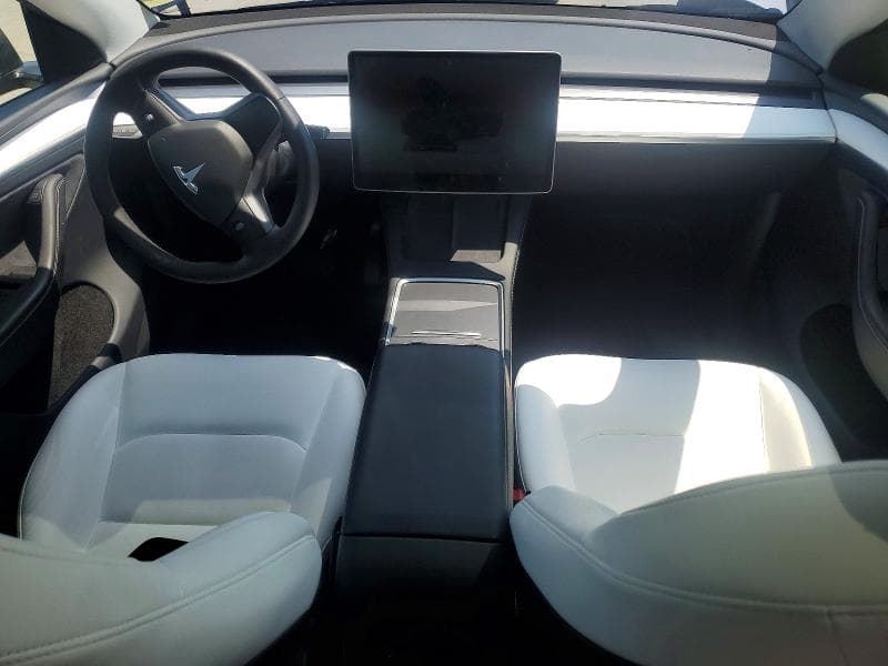 2024 TESLA MODEL Y 8