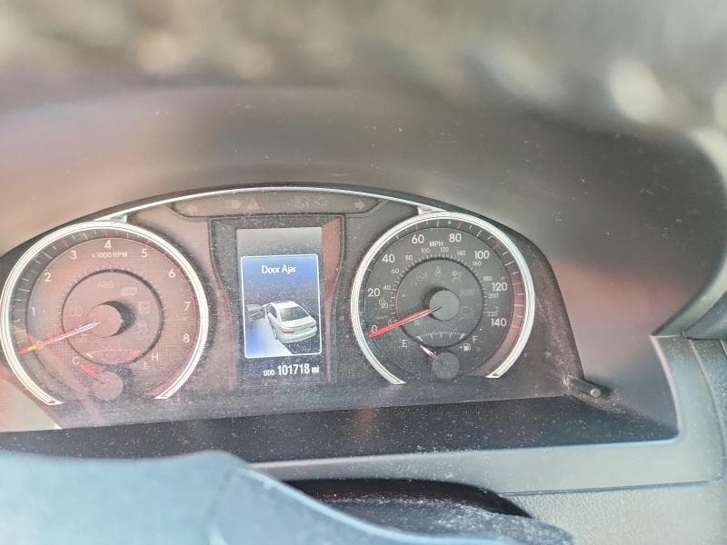 2017 TOYOTA CAMRY SE 9