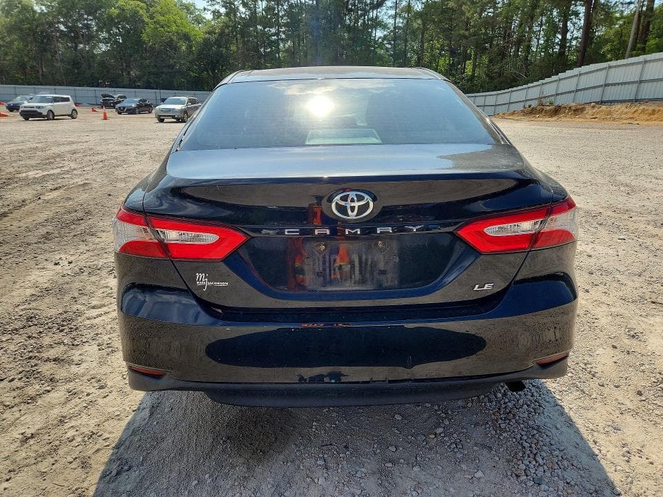 2018 TOYOTA CAMRY LE 6