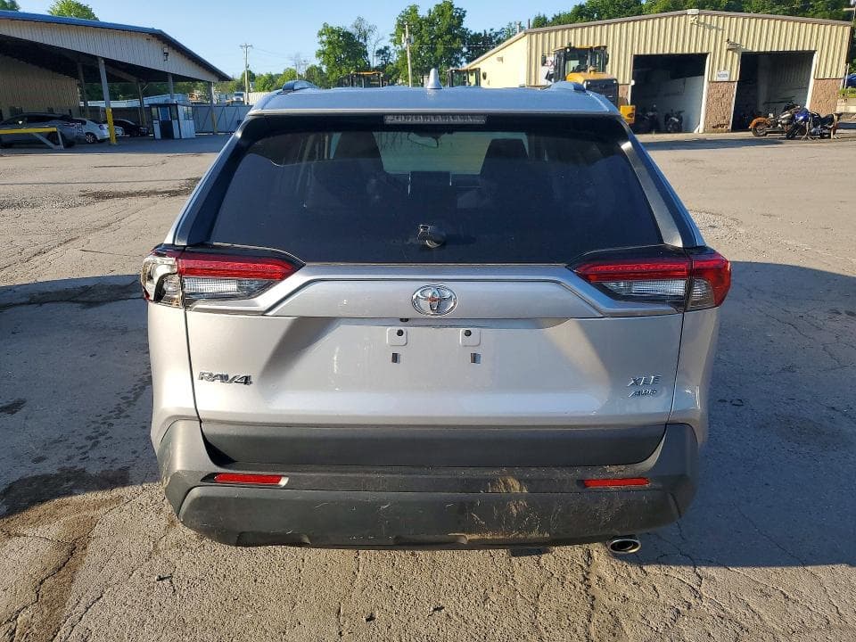 2025 TOYOTA RAV4 XLE 6