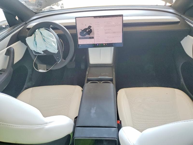 2026 TESLA MODEL Y 8