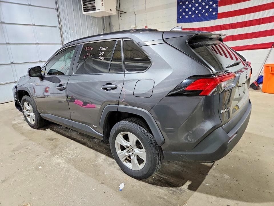 2021 TOYOTA RAV4 LE 2