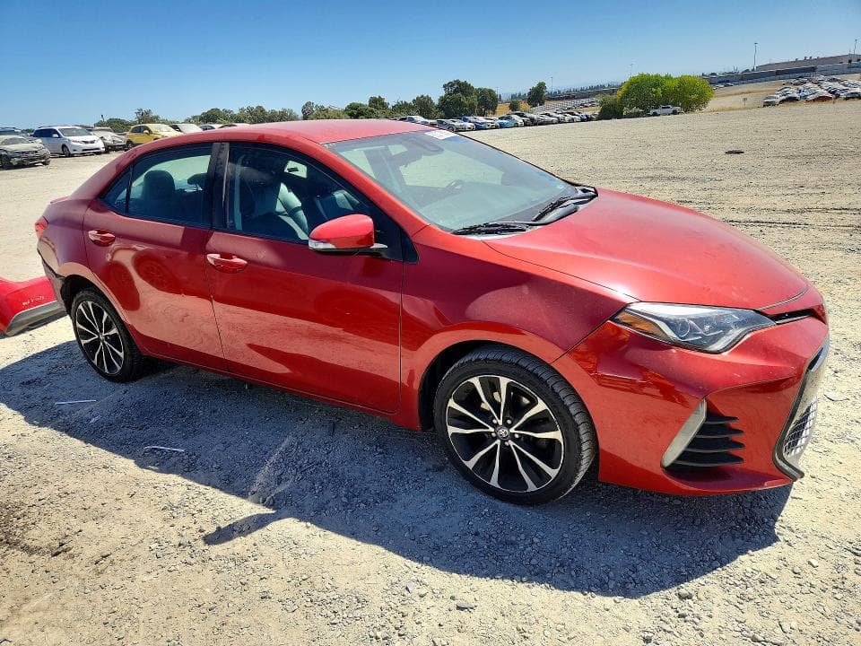 2017 TOYOTA COROLLA SE 4