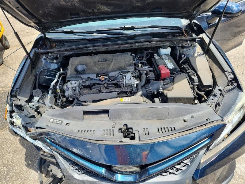 2019 TOYOTA CAMRY SE 11