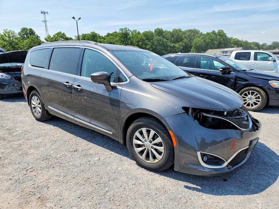 2017 CHRYSLER PACIFICA TOURING L 4