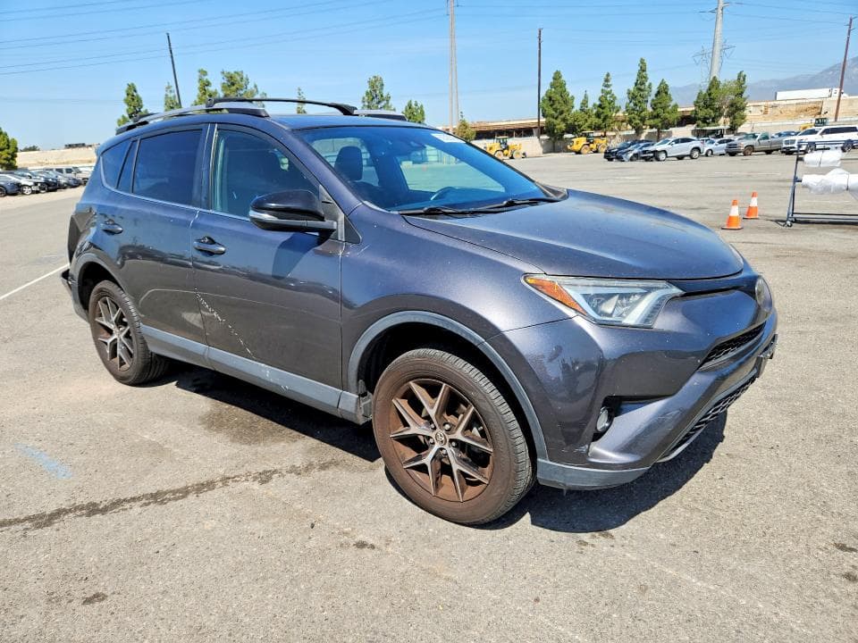 2018 TOYOTA RAV4 SE 4