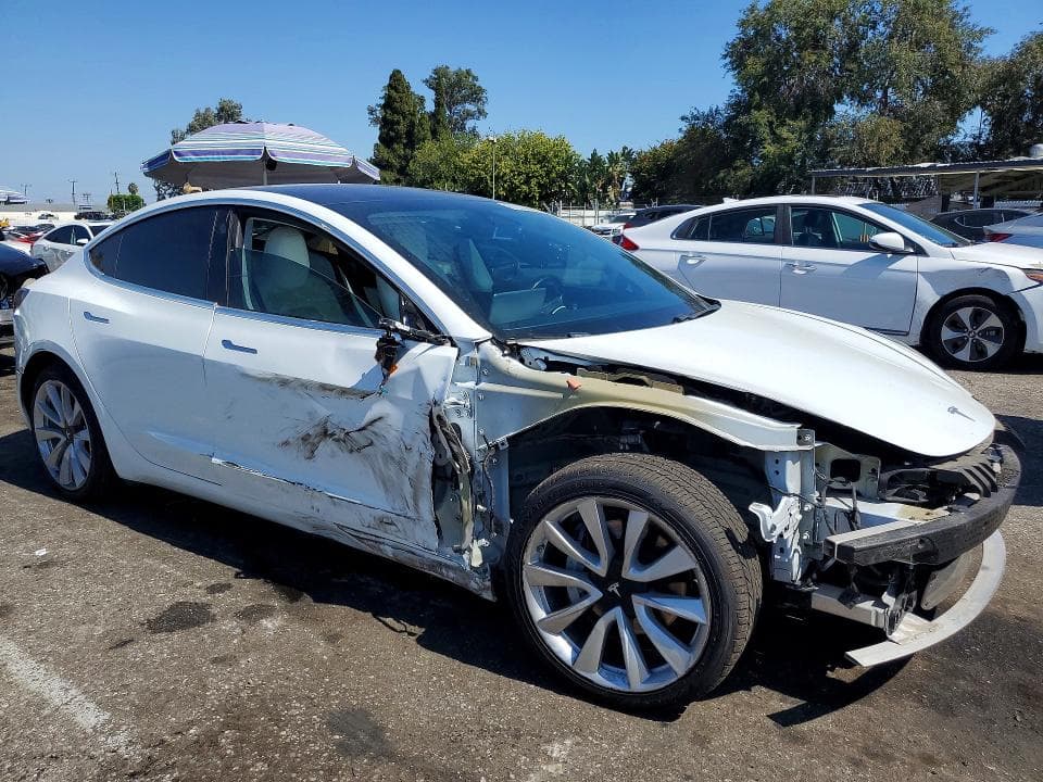 2018 TESLA MODEL 3 4