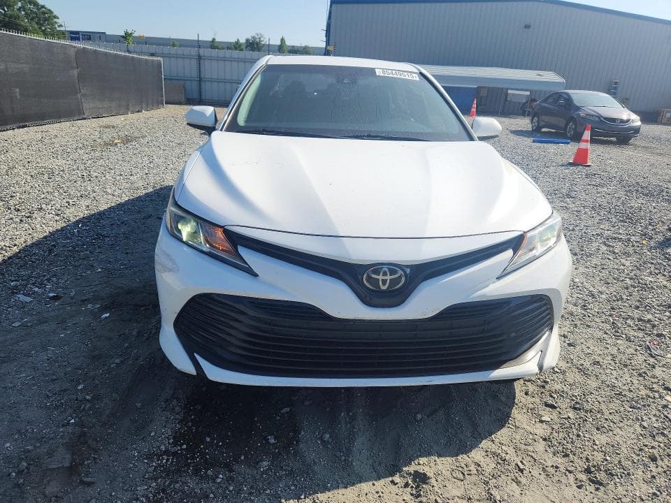 2018 TOYOTA CAMRY LE 5
