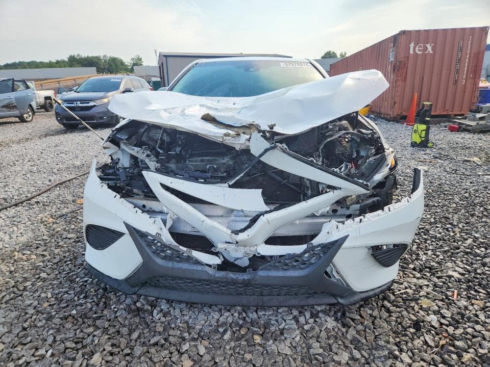 2018 TOYOTA CAMRY SE 5