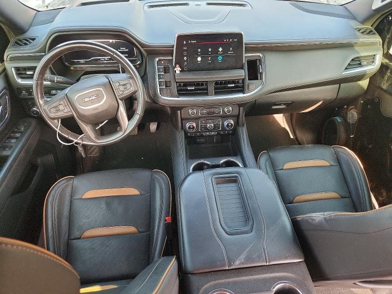 2023 GMC YUKON AT4 8