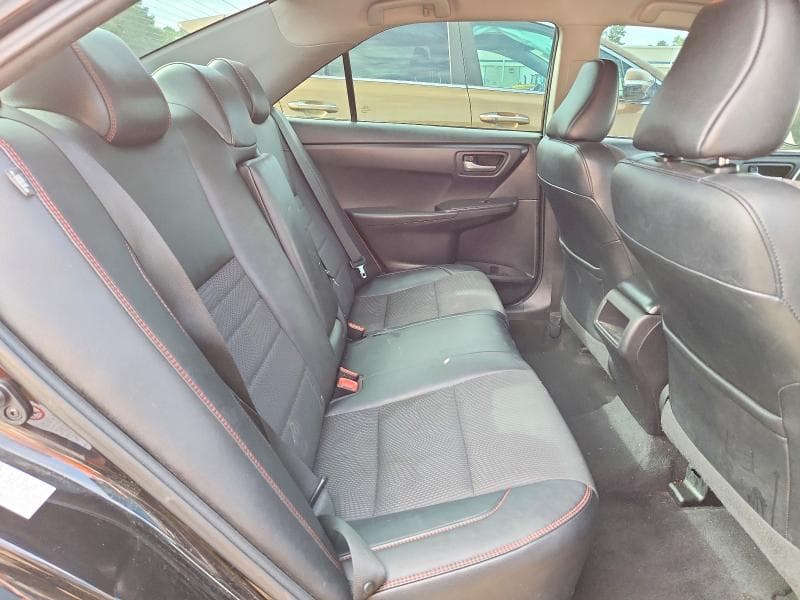 2017 TOYOTA CAMRY SE 10