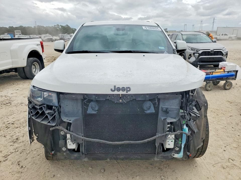 2022 JEEP GRAND CHEROKEE LAREDO E 5