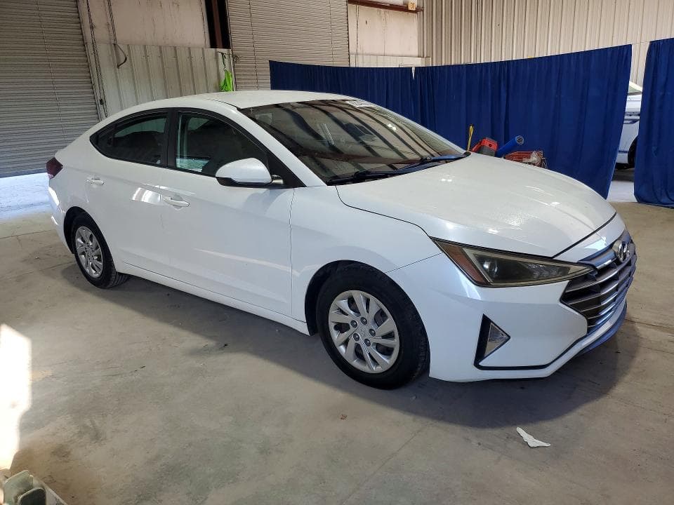 2019 HYUNDAI ELANTRA SE 4