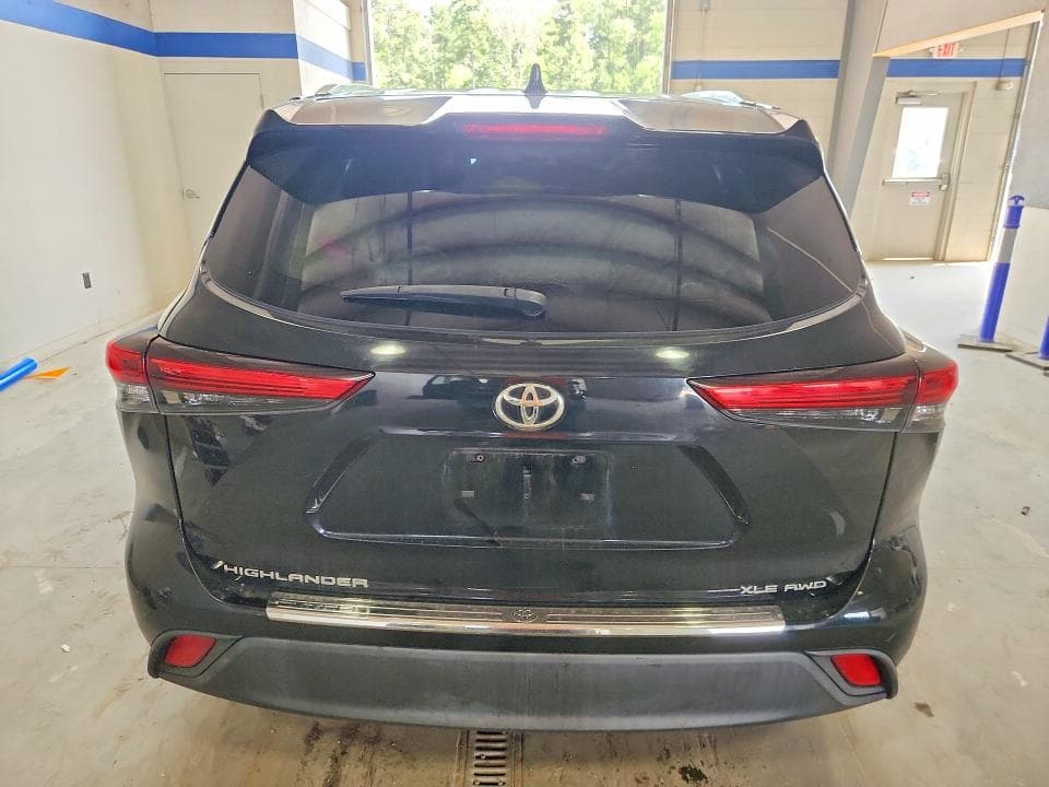 2020 TOYOTA HIGHLANDER XLE 6