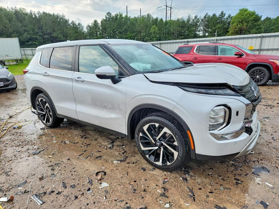 2024 MITSUBISHI OUTLANDER SE 4