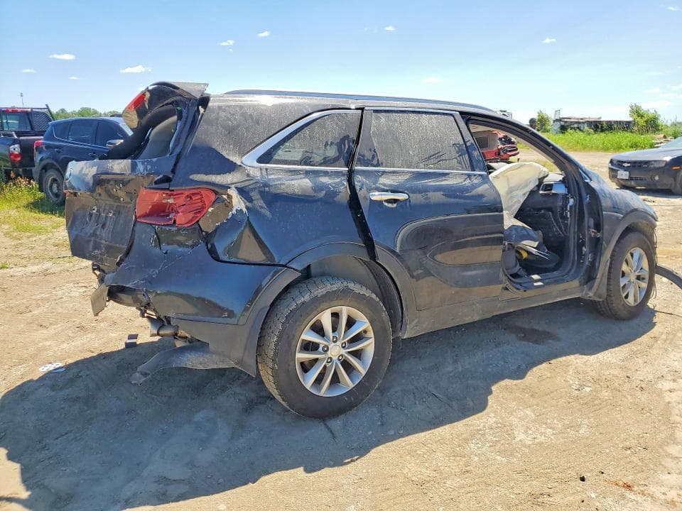 2017 KIA SORENTO LX 3