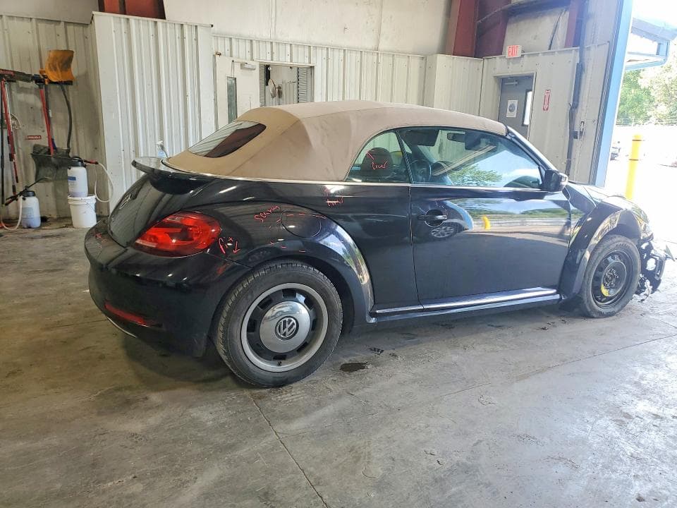 2018 VOLKSWAGEN BEETLE S 3