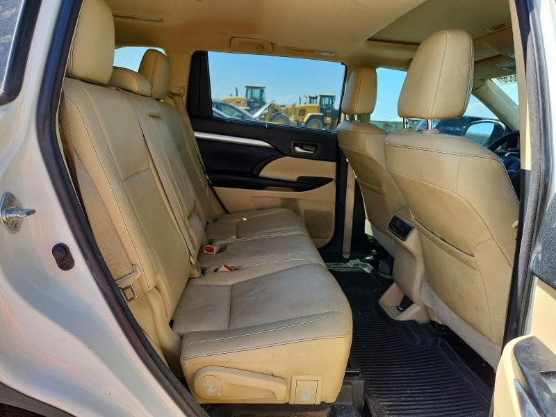 2018 TOYOTA HIGHLANDER XLE 11