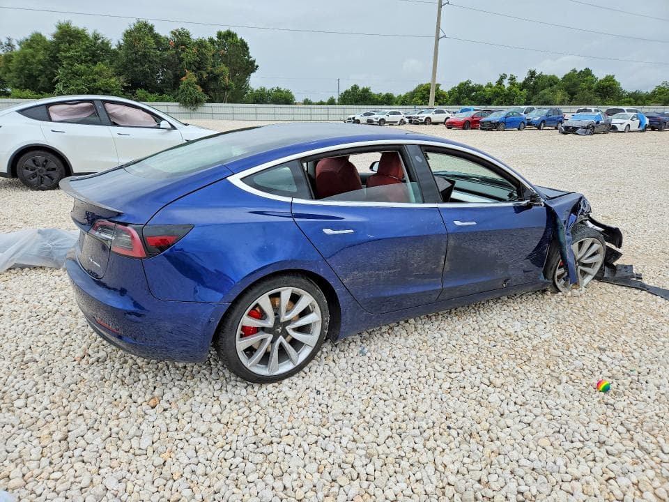 2018 TESLA MODEL 3 3