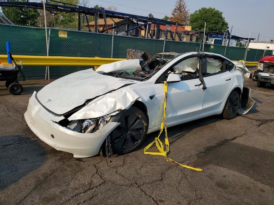 2025 TESLA MODEL 3 - 1
