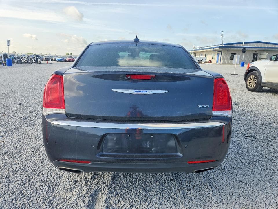 2018 CHRYSLER 300 LIMITED 6