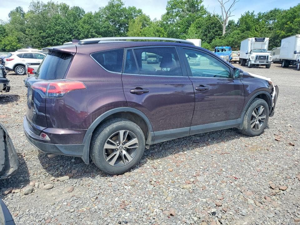 2018 TOYOTA RAV4 XLE 3