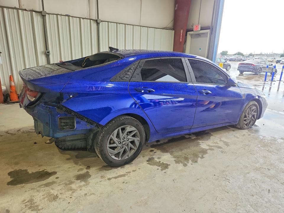 2024 HYUNDAI ELANTRA SEL 3