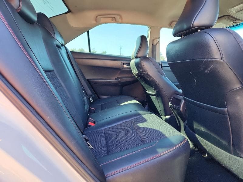 2017 TOYOTA CAMRY SE 10