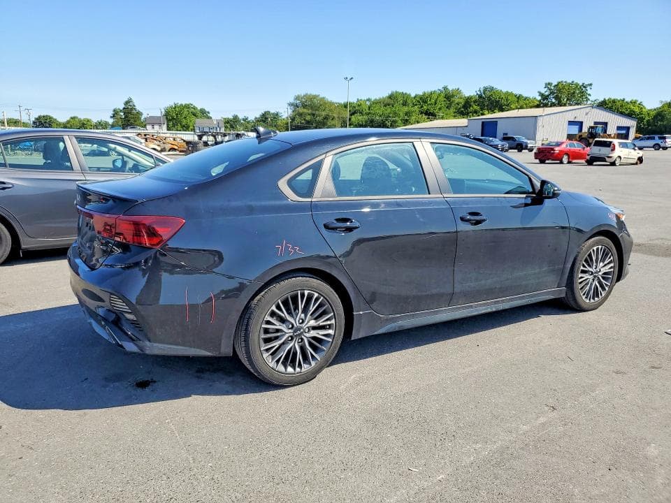 2023 KIA FORTE GT LINE 3