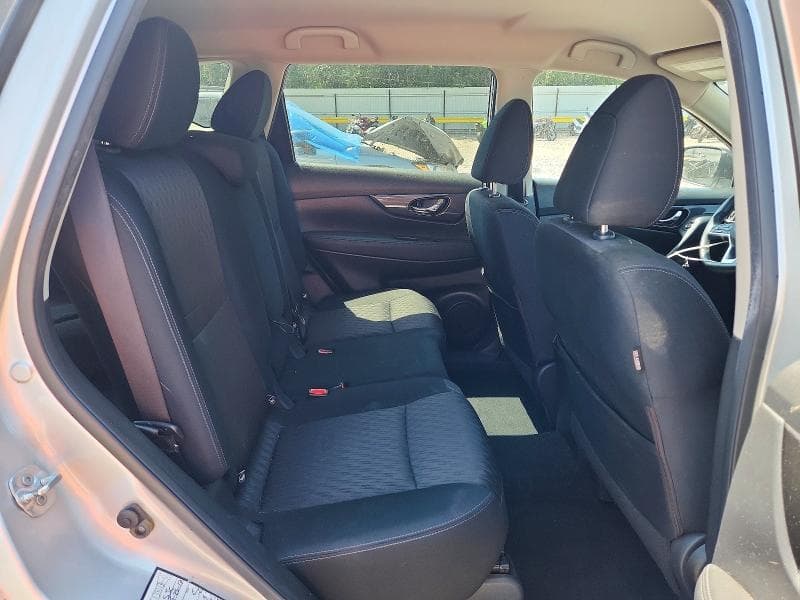 2017 NISSAN ROGUE SV 11