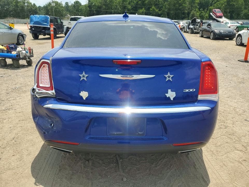 2019 CHRYSLER 300 LIMITED 6