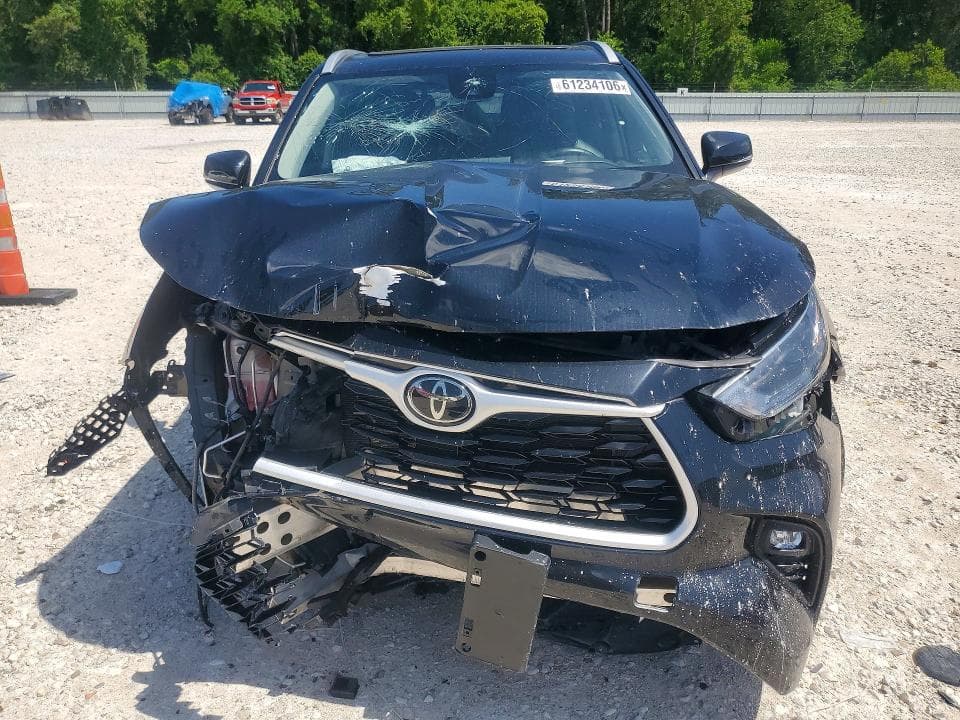 2023 TOYOTA HIGHLANDER XLE 5