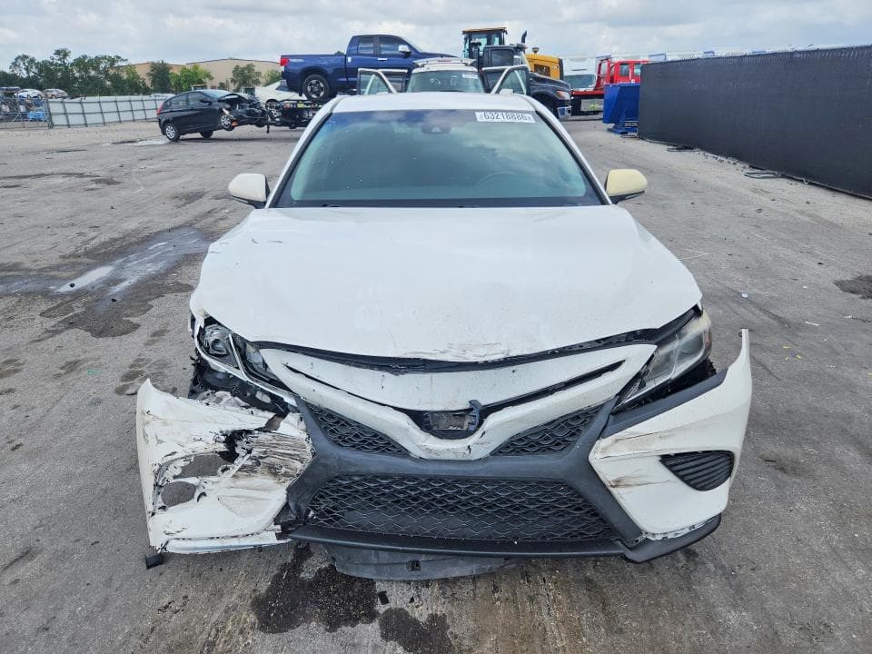 2018 TOYOTA CAMRY SE 5