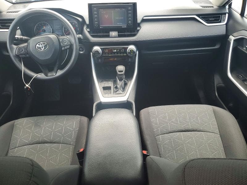 2020 TOYOTA RAV4 XLE 8