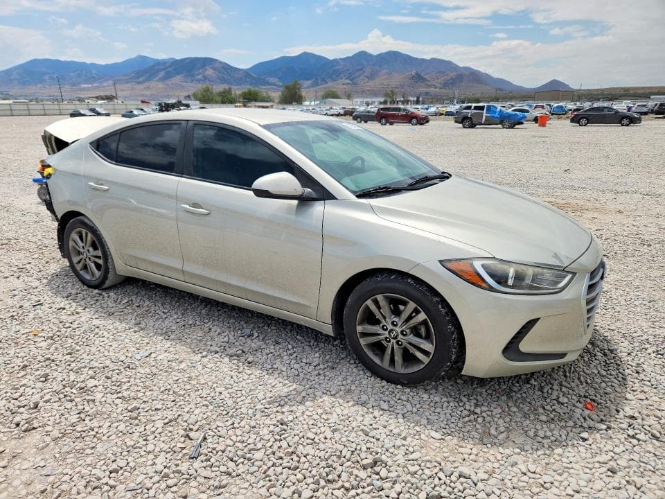 2017 HYUNDAI ELANTRA SE 4