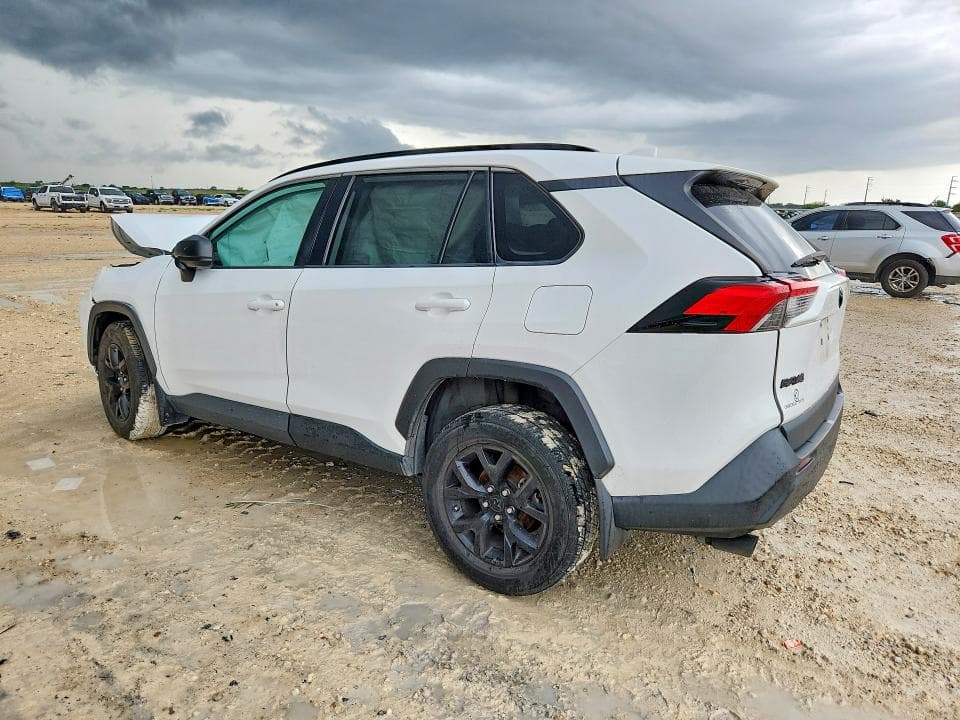 2021 TOYOTA RAV4 LE 2